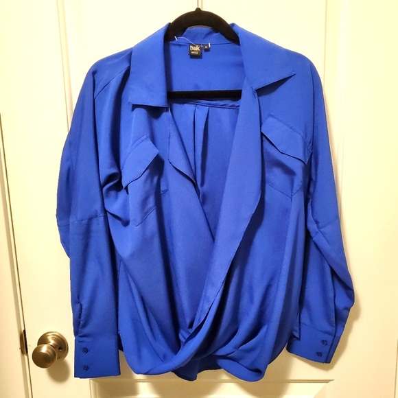 10/$30  ๐   like new beautiful oversized top  - Cobalt - Picture 1 of 10
